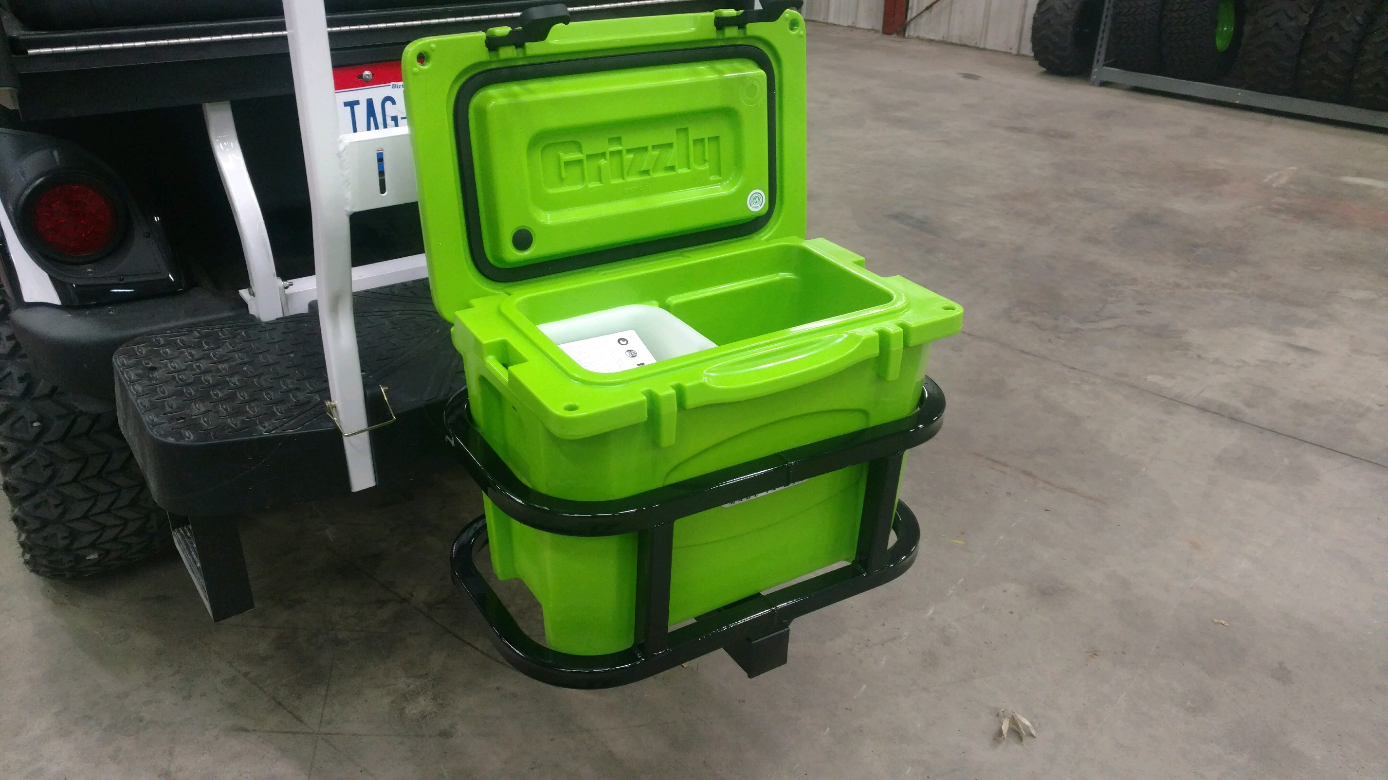 Grizzly 15 Hitch Cooler Carrier