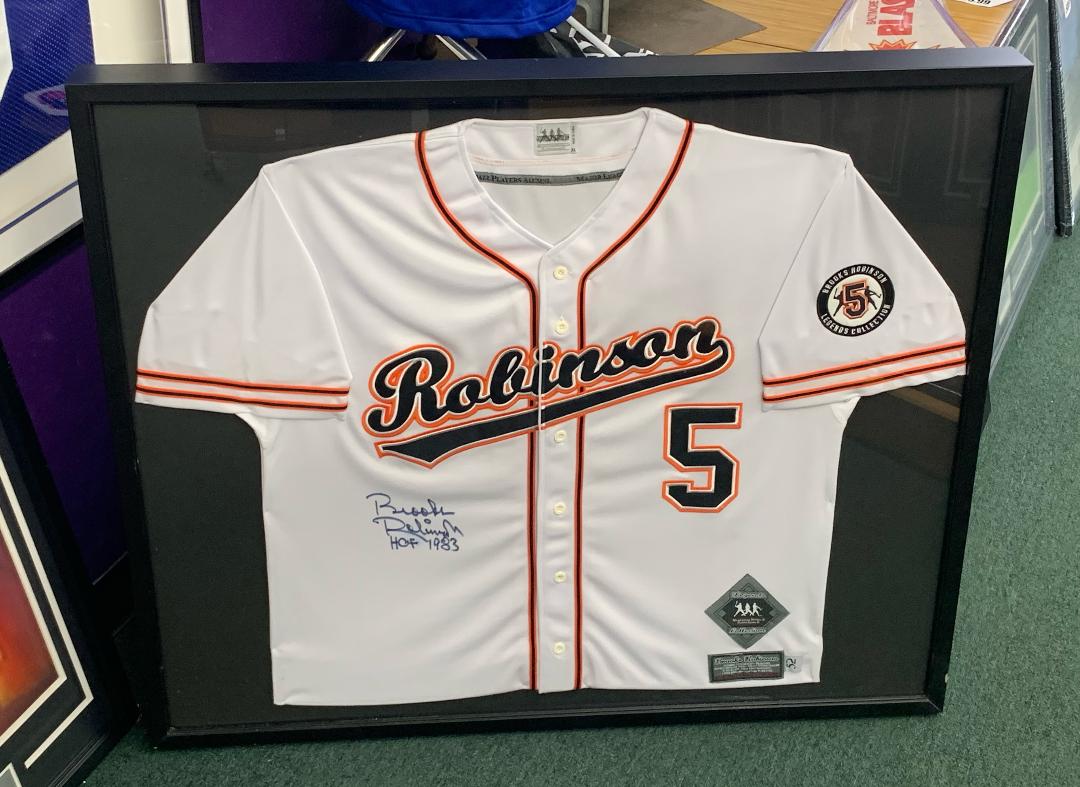 BROOKS ROBINSON SIGNED MLB PLAYERS ALUMNI LEGENDS COLLECTION JERSEY