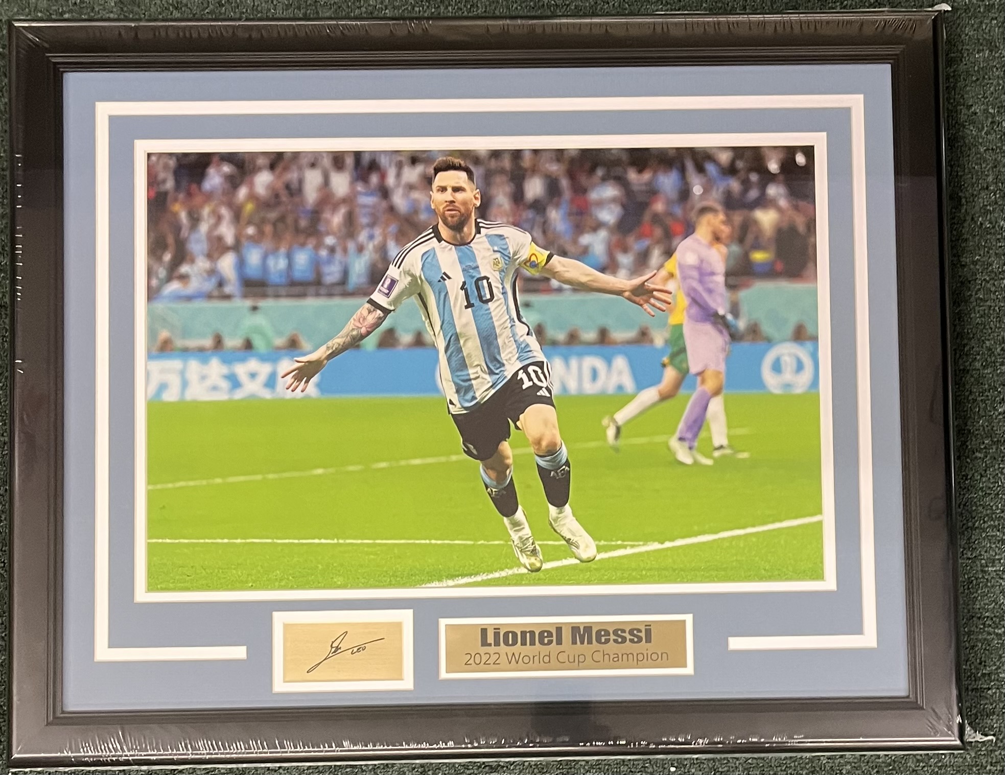 Lionel Messi Signed 2022 World Cup Photo