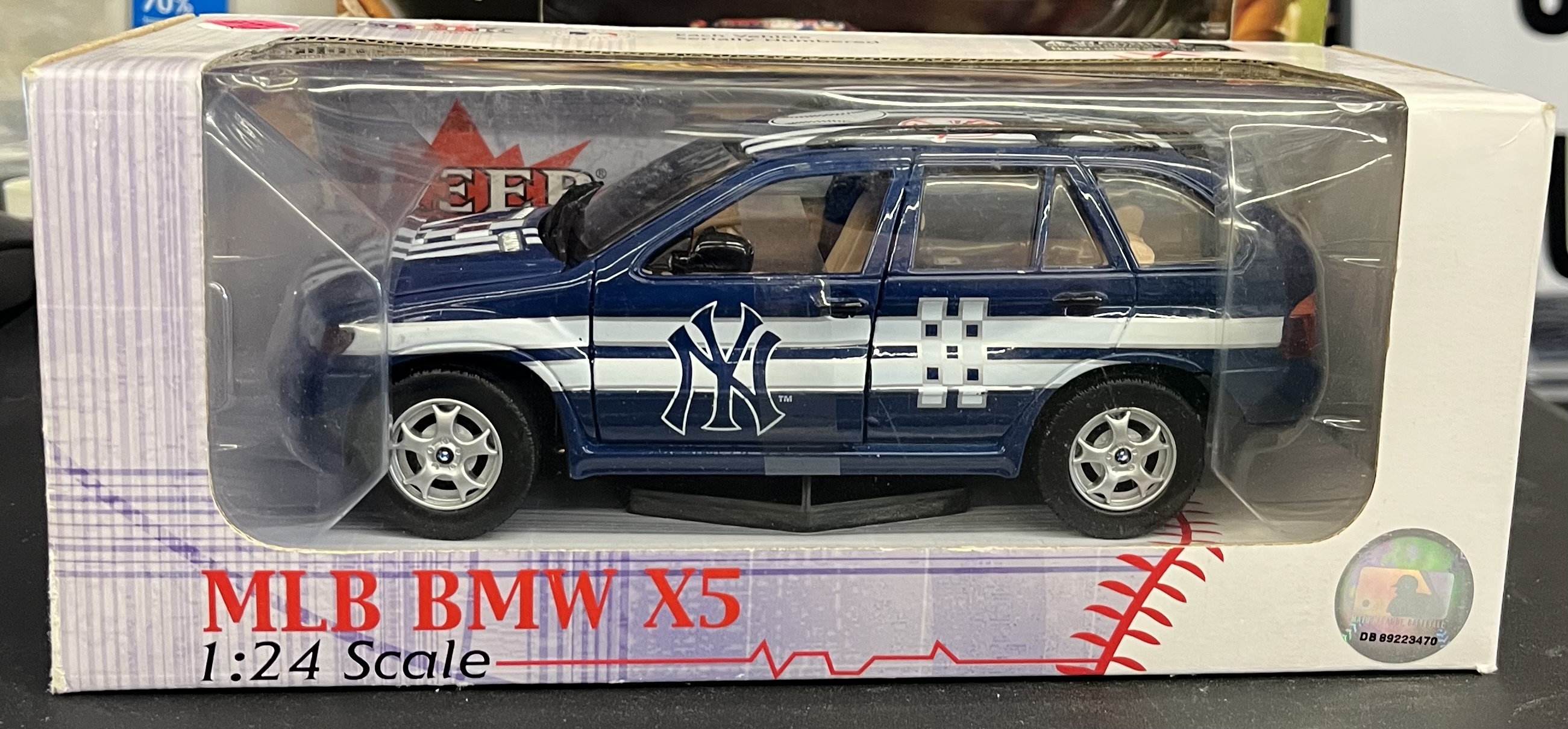 New York Yankees Fleer MLB BMW X5