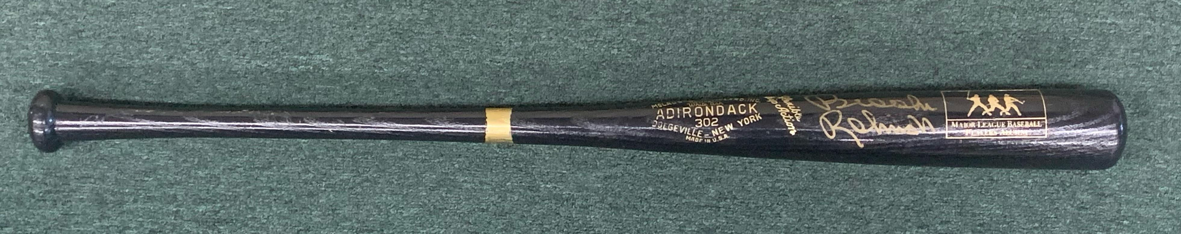 BROOKS ROBINSON SIGNED MLB PLAYERS ALUMNI SIGNED BAT