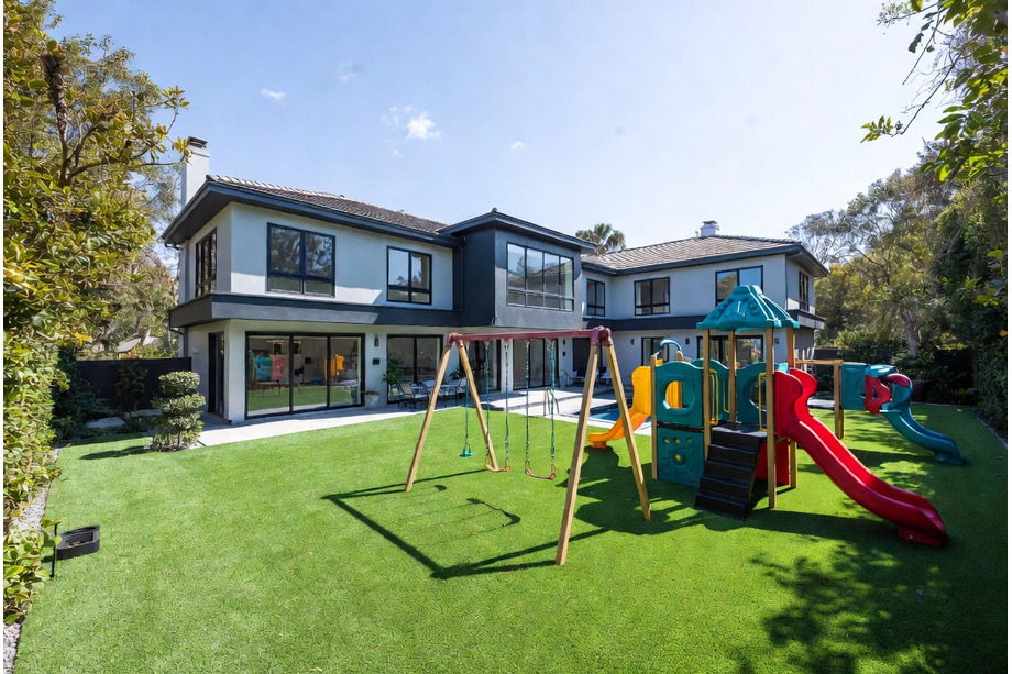 Hallmark Fine Gardens - Paving Solutions with Arti