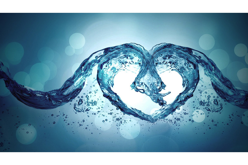 INAGE OF A HEART MADE OUT OF WATER