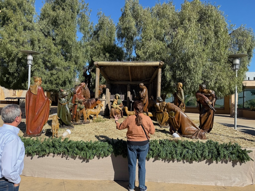 17 Figures Tell The Nativity Story