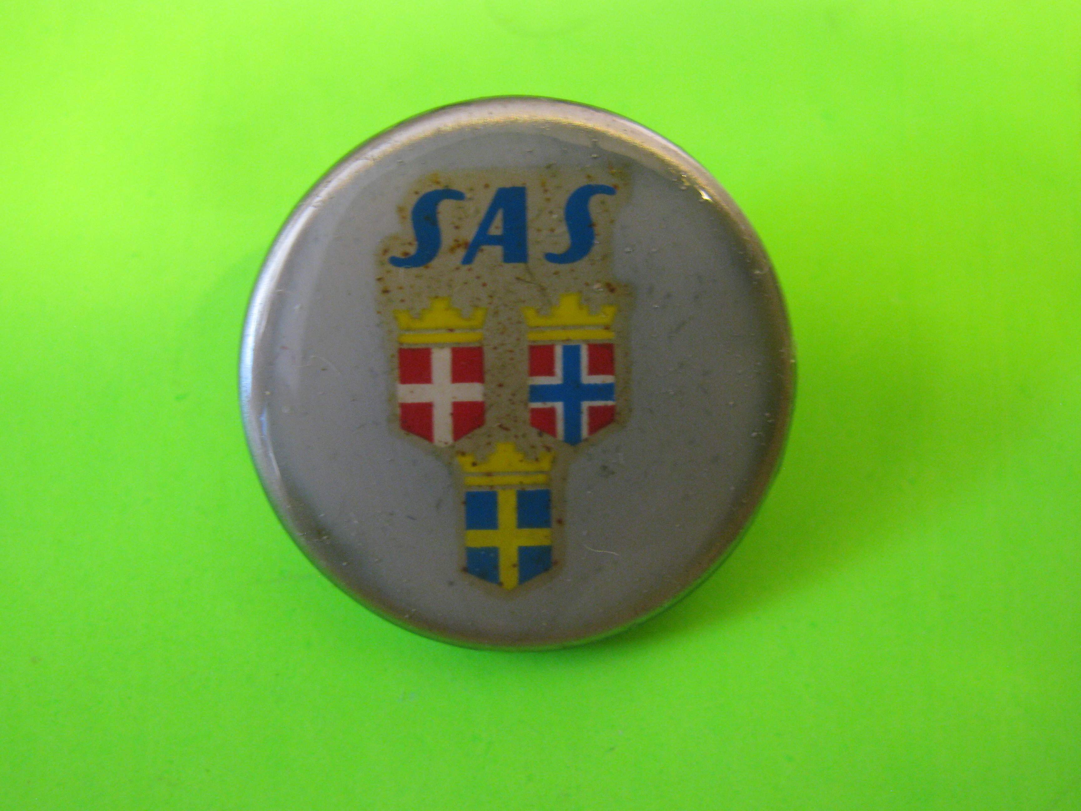 SAS Flags on Metal Button with Metal Loop Shank