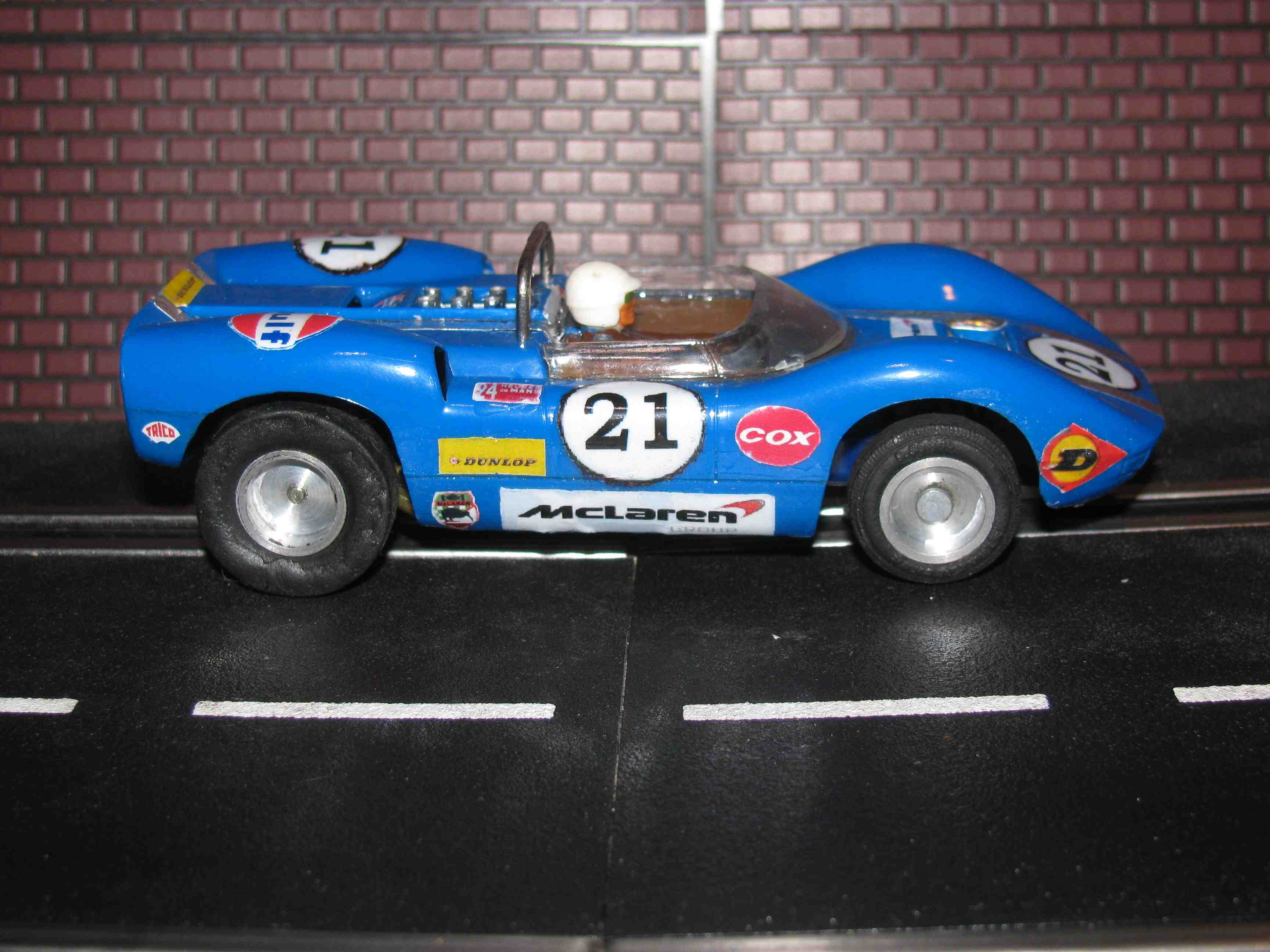* SOLD * Strombecker McLaren M8B Can-Am Slot Car 1/32 Scale - Blue - 1/32