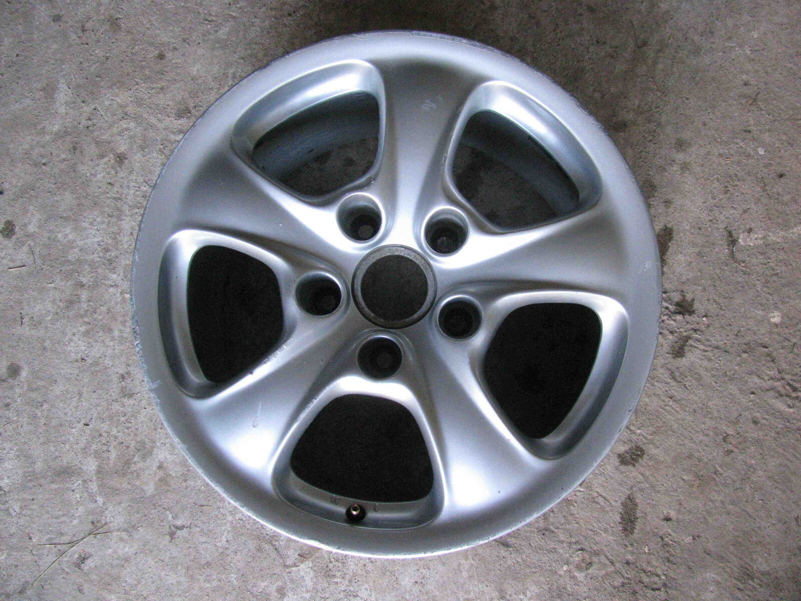 Porsche 911 C4 Wheel, 17"The original wheels were all tested and found to be true and aside from some minor scuffing, which is normal for an almost 23 year old wheel (my 911 is a 2000 model year), the wheel is solid and would make a great replacement and/or spare wheel