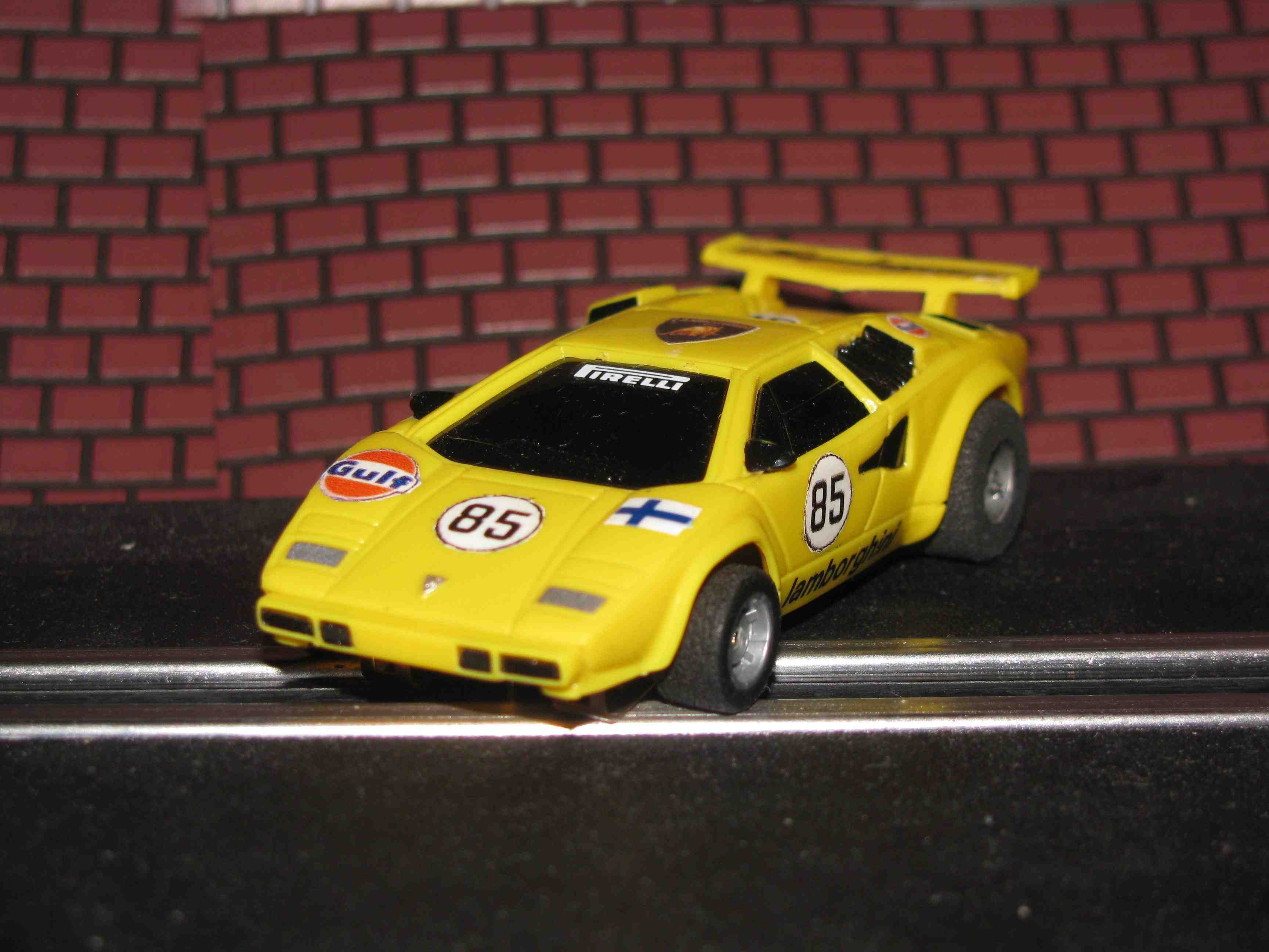 * SOLD * TYCO Lamborghini Coutach LP5000 - HO Slot Car – Yellow - Car#85 – W/Guide Post