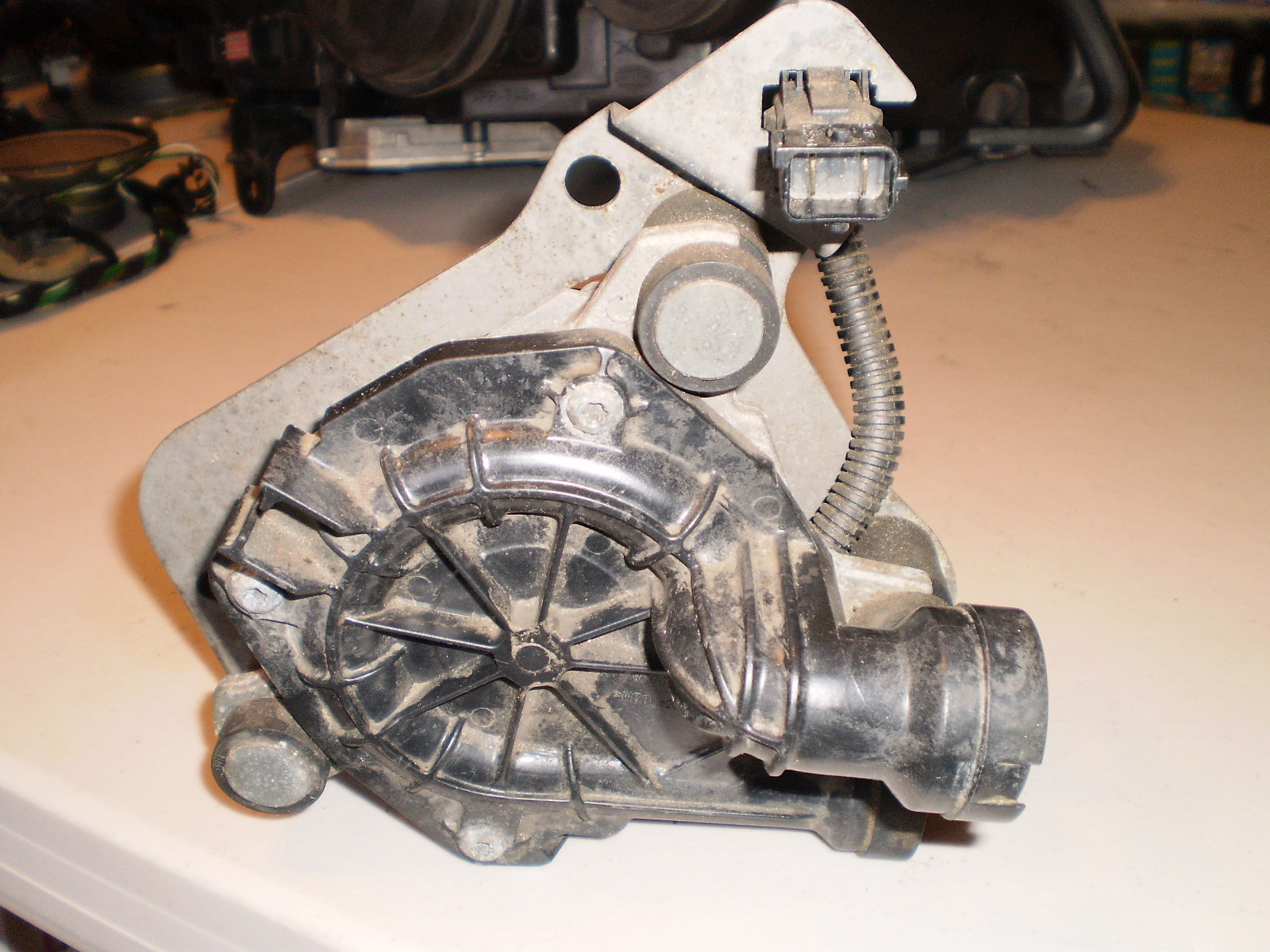 2003 (ONLY) Saab 93 Secondary Air Injector